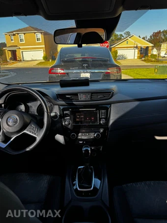 2019 Nissan Rogue SV – miniatura 9