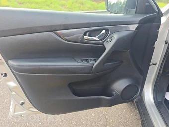 2019 Nissan Rogue SV – miniatura 9