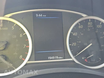 2019 Nissan Sentra S – miniatura 12