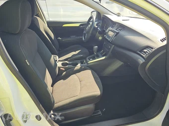 2019 Nissan Sentra S – miniatura 8