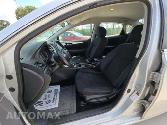 2019 Nissan Sentra S - miniatura 3