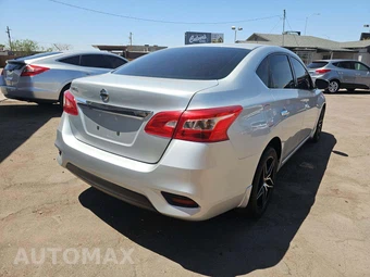 2019 Nissan Sentra S - miniatura 3
