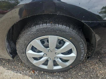2019 Nissan Sentra S – miniatura 9