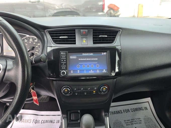 2019 Nissan Sentra S – miniatura 10