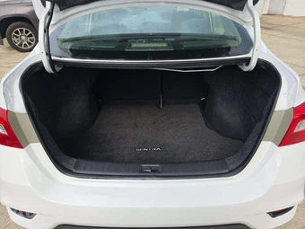 2019 Nissan Sentra S – miniatura 14