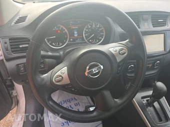 2019 Nissan Sentra S – miniatura 10