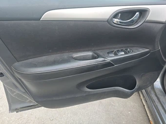 2019 Nissan Sentra S – miniatura 9