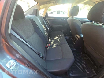 2019 Nissan Sentra S – miniatura 16