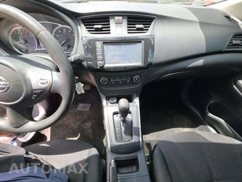 2019 Nissan Sentra S – miniatura 10