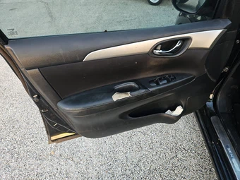 2019 Nissan Sentra S – miniatura 9