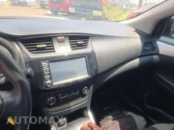 2019 Nissan Sentra S - miniatura 10