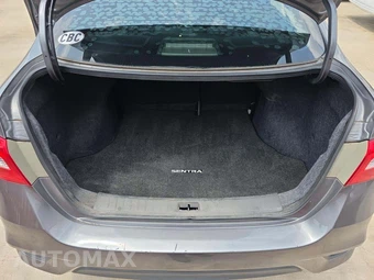 2019 Nissan Sentra S – miniatura 11