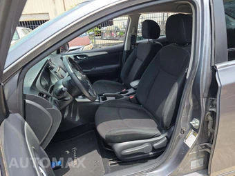 2019 Nissan Sentra S – miniatura 3