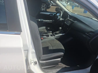 2019 Nissan Sentra S - miniatura 8