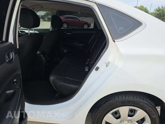 2019 Nissan Sentra S - miniatura 10