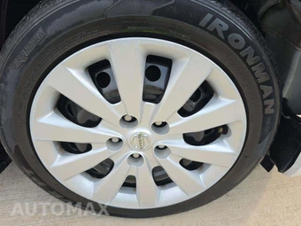 2019 Nissan Sentra S - miniatura 23