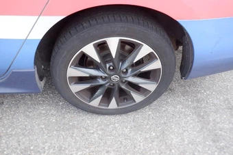 2019 Nissan Sentra SR - miniatura 17