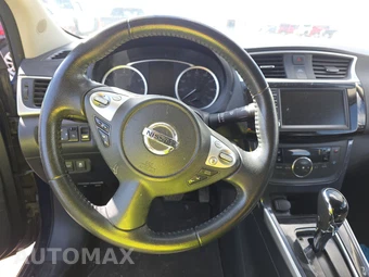 2019 Nissan Sentra SR – miniatura 10