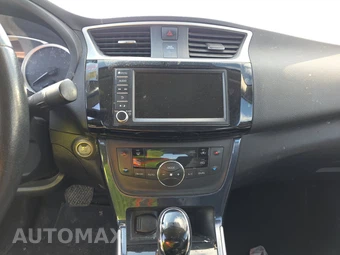 2019 Nissan Sentra SR – miniatura 11