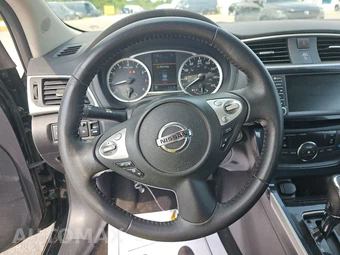 2019 Nissan Sentra SR – miniatura 10