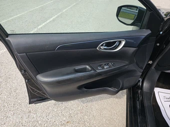 2019 Nissan Sentra SR – miniatura 9