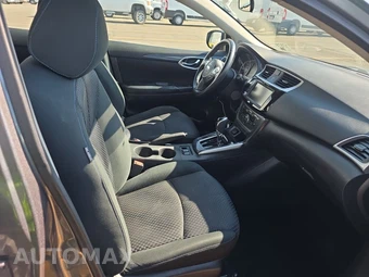 2019 Nissan Sentra SR – miniatura 8