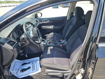 2019 Nissan Sentra SV – miniatura 7