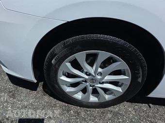 2019 Nissan Sentra SV – miniatura 13