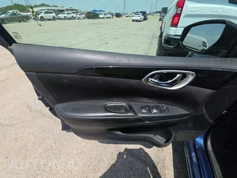 2019 Nissan Sentra SV – miniatura 9
