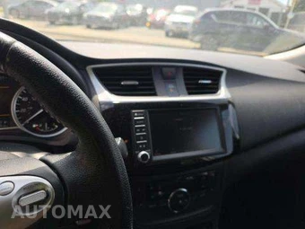2019 Nissan Sentra SV – miniatura 10
