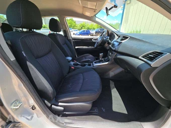 2019 Nissan Sentra SV – miniatura 15