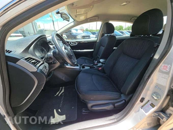 2019 Nissan Sentra SV – miniatura 3