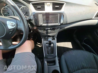 2019 Nissan Sentra SV – miniatura 7