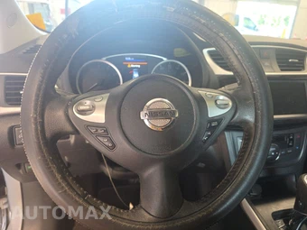 2019 Nissan Sentra SV – miniatura 10