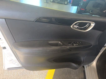 2019 Nissan Sentra SV – miniatura 9
