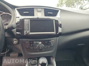 2019 Nissan Sentra SV – miniatura 11