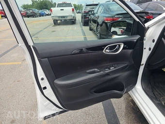 2019 Nissan Sentra SV – miniatura 9