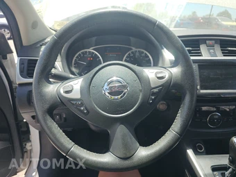 2019 Nissan Sentra SV – miniatura 10