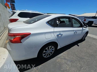 2019 Nissan Sentra SV – miniatura 4