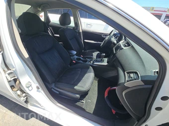 2019 Nissan Sentra SV – miniatura 8