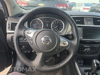 2019 Nissan Sentra SV – miniatura 10