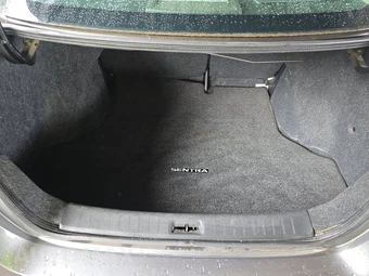 2019 Nissan Sentra SV – miniatura 16