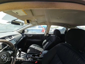 2019 Nissan Sentra SV – miniatura 17
