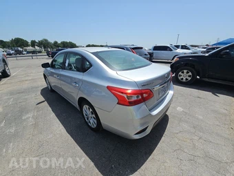 2019 Nissan Sentra SV – miniatura 6