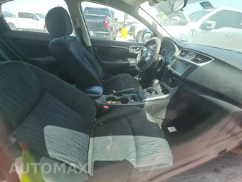 2019 Nissan Sentra SV – miniatura 8
