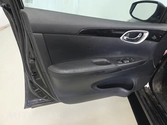 2019 Nissan Sentra SV - miniatura 9