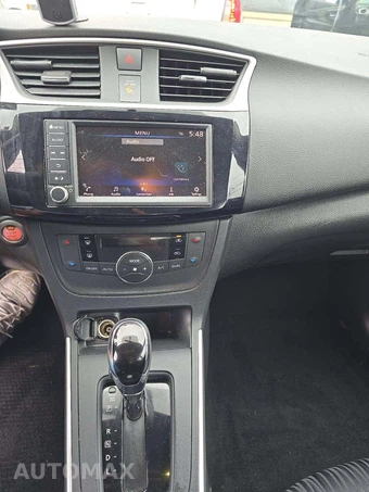 2019 Nissan Sentra SV - miniatura 10