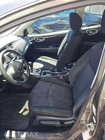 2019 Nissan Sentra SV – miniatura 6