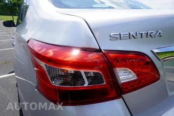 2019 Nissan Sentra SV - miniatura 11