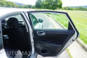 2019 Nissan Sentra SV - miniatura 18